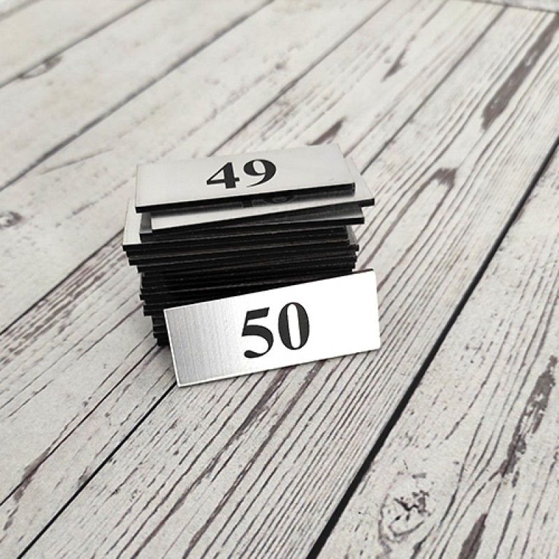 Номерок на почтовый ящик размером 50х20 мм, фон Алюминий и черные цифры